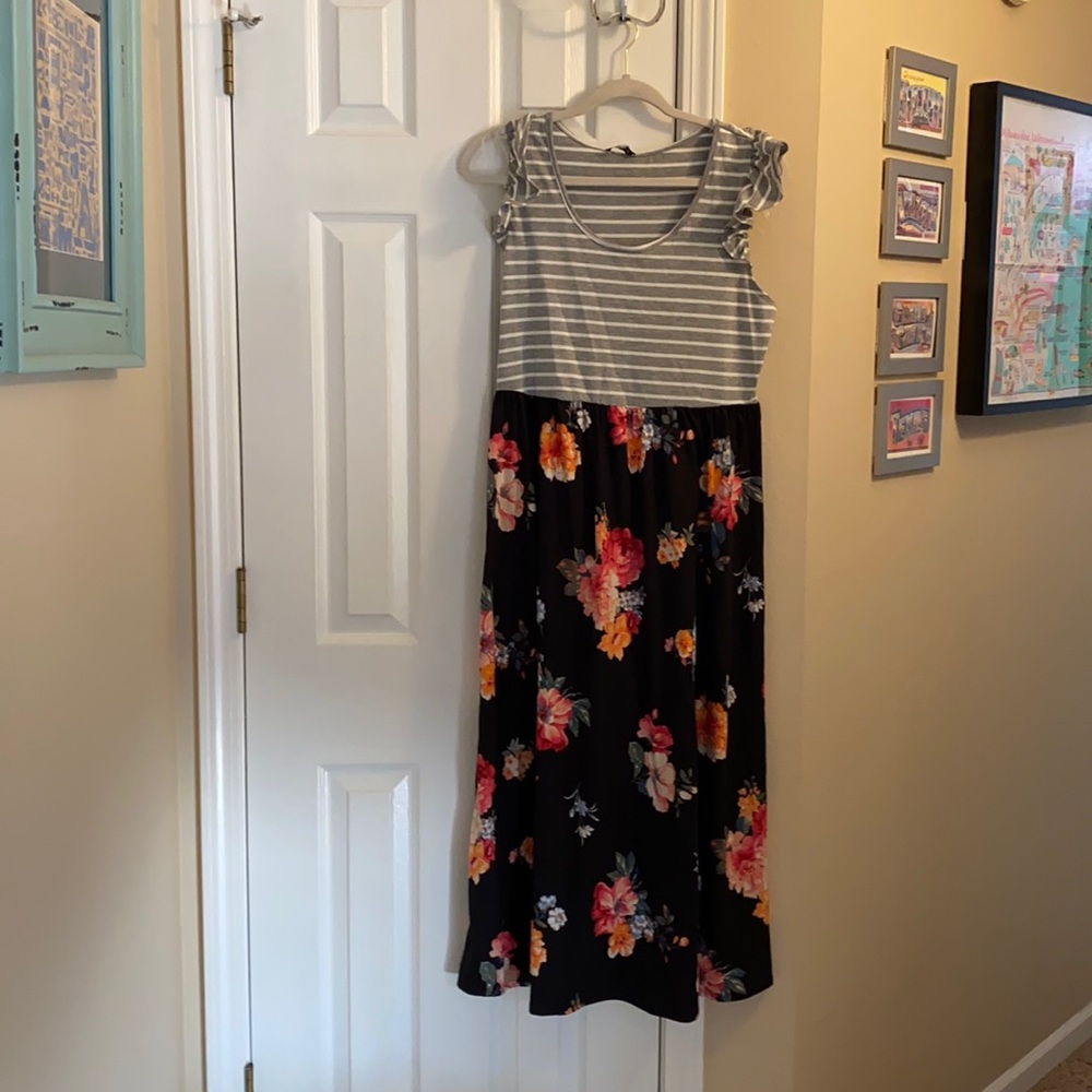 Size Med, Floral & Striped White Birch Maxi Dress